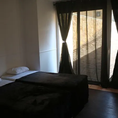 Comfortable By The Surfing Beach Apartment